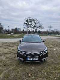 Opel Astra Stan bdb, kupione w polskim salonie Opla