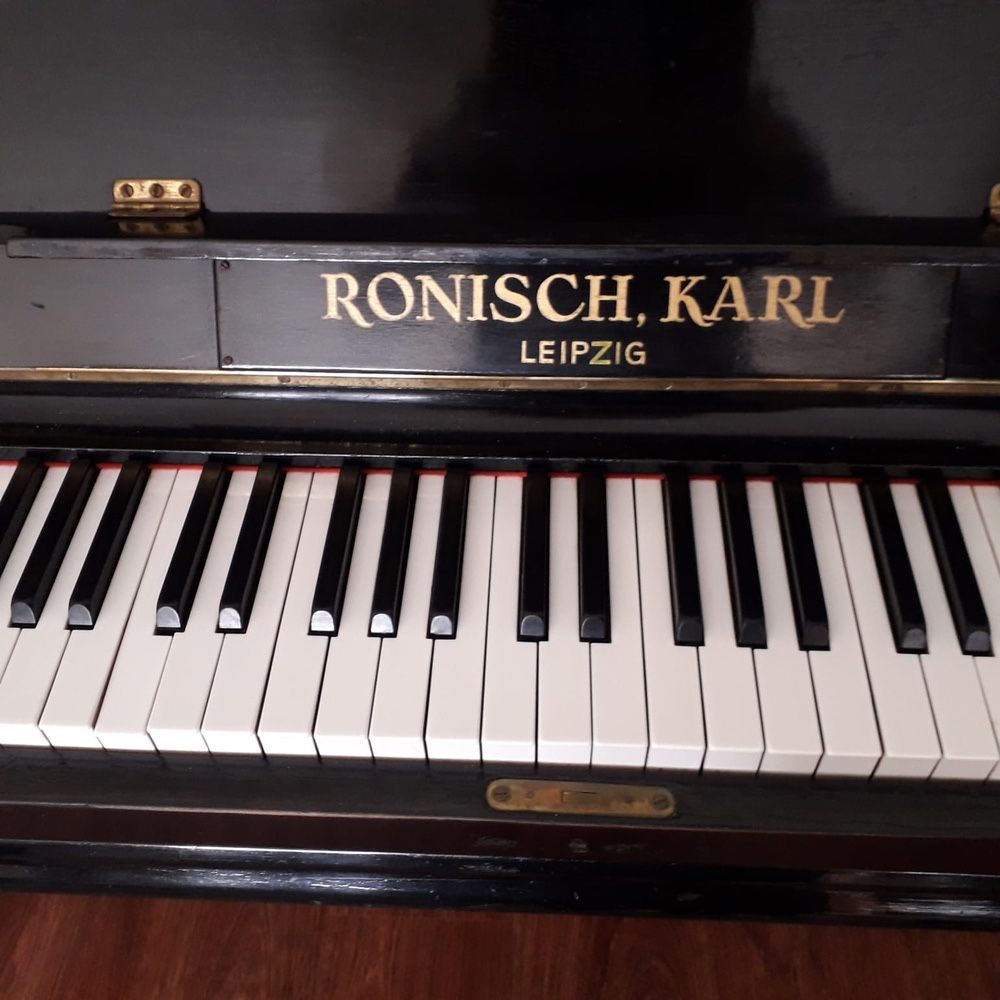 Piano Alemão Ronisch