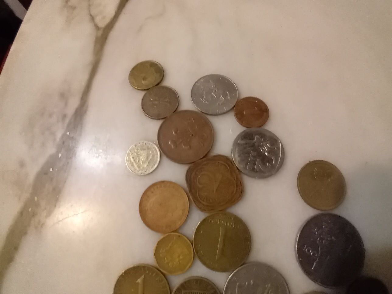 Conjunto de 26 Moedas Estrangeiras Diversas
