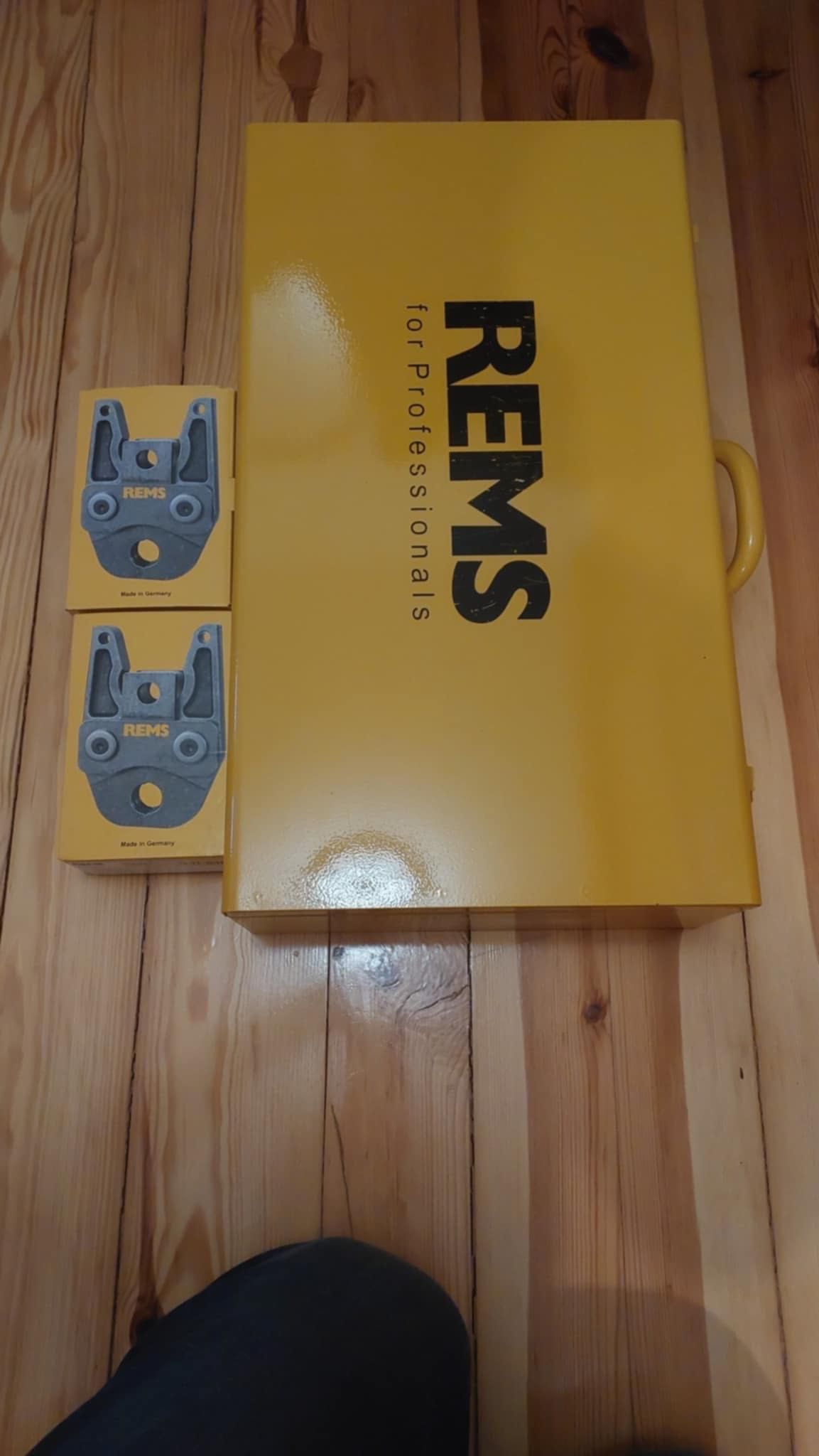 Zaciskarka REMS AKKU-PRESS 14V + cęgi 16 i 20