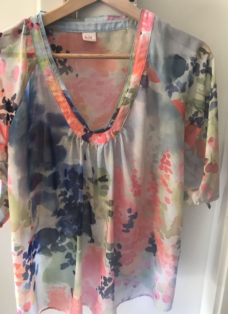 Top em tecido Guess- tamanho único