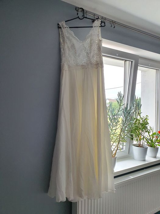 Suknia ślubna biała