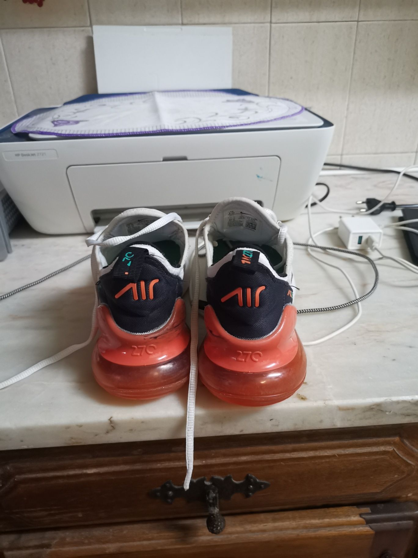 Air max 270 laranja e preto