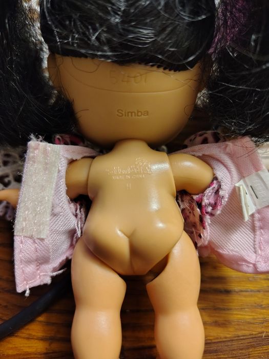 Lalka Simba 5401-13 cm czarne włosy z pasemkami plecak