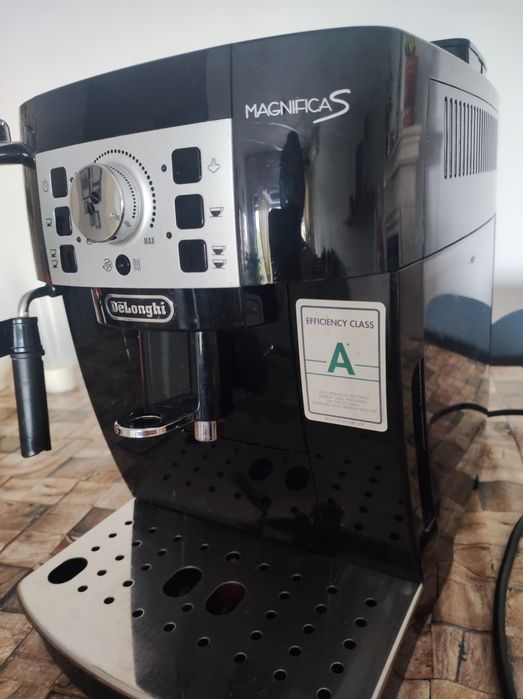Maquina de café em grão - Magnifica's
