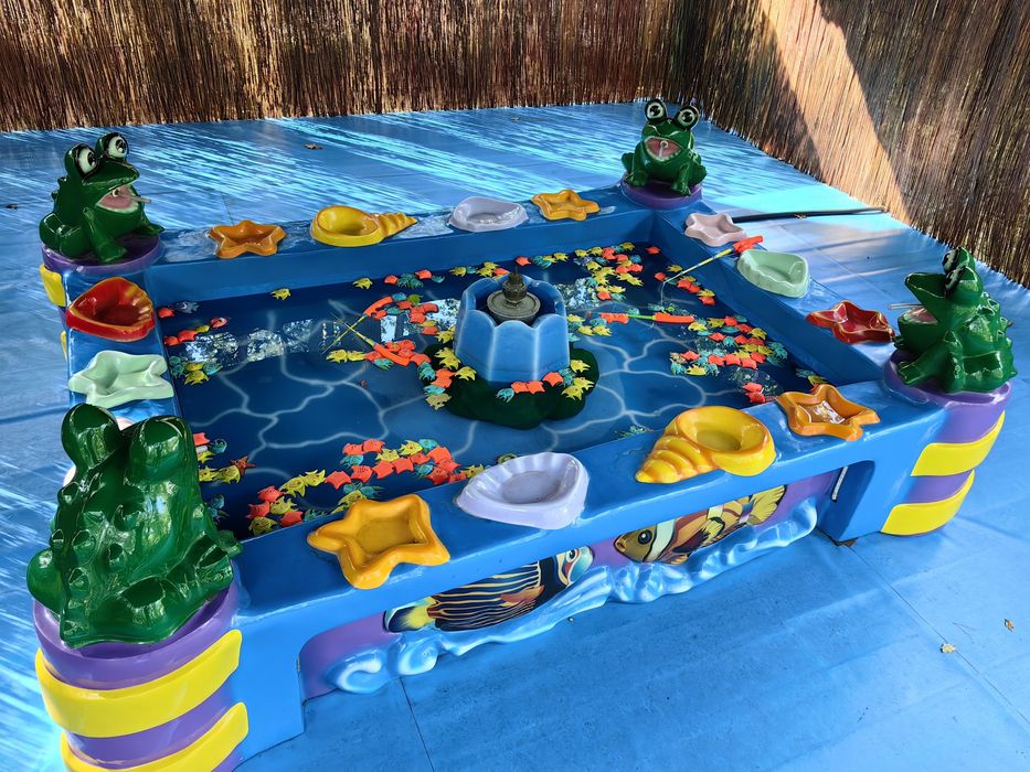 Fontanna do łowienia rybek, wyposażenie parków rozrywki, placy zabaw