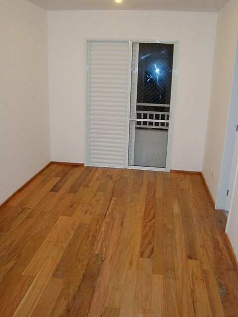 Aplicação de pavimento flutuante, vinilico, soalho de madeira.