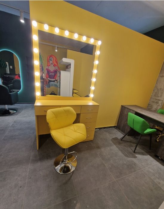 Здам в оренду  місце для майстра перукаря,бровіста та манікюр