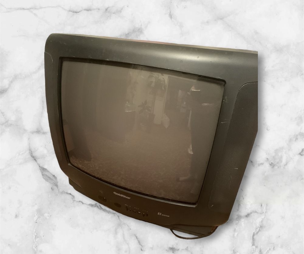 Продається телевізор старого зразку