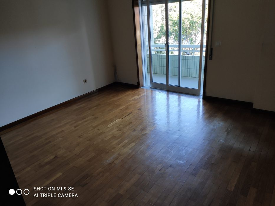 Vendo T1+1 em Gaia com 103m2