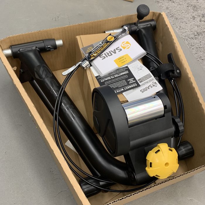 Rolo treino SARIS MAG + 2 Eixos traseiro + Sensor velocidade ZWIFT