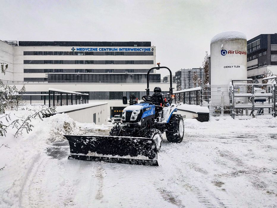 Odśnieżanie 24/7 | Utrzymanie zimowe obiektów | Traktory Ładowarki