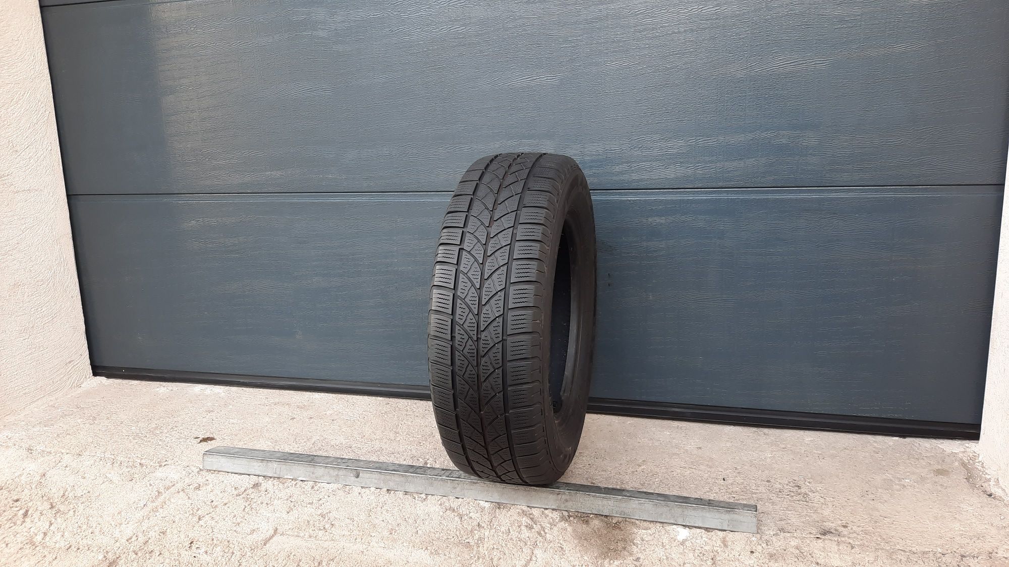 Bridgestone 215/65 R16 C Blizzak LM-18 C