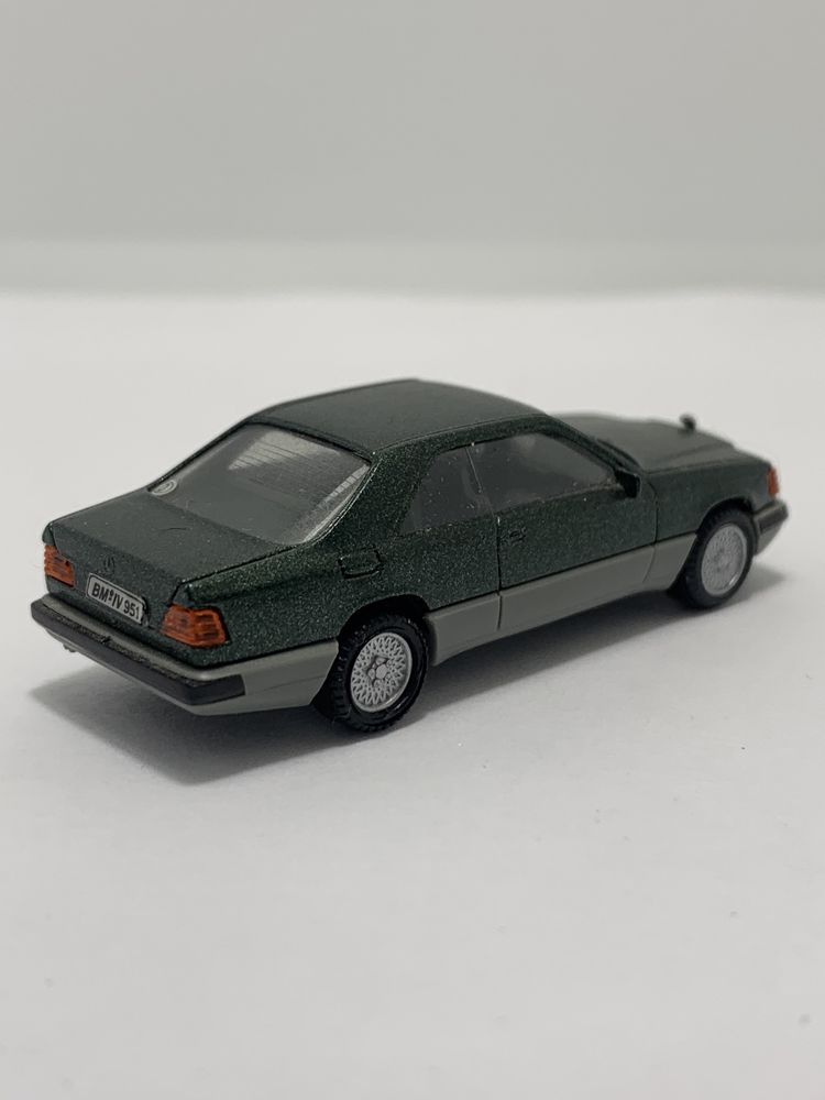 Mercedes 300 CE da Herpa 1/87