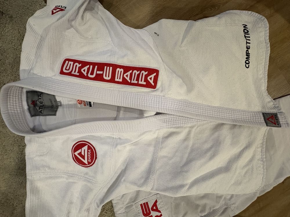 Kimono Gracie Barra A2 competition seminovo Branco
