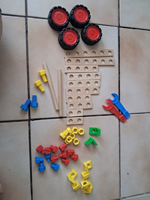 Mały konstruktor junior wyścigówka