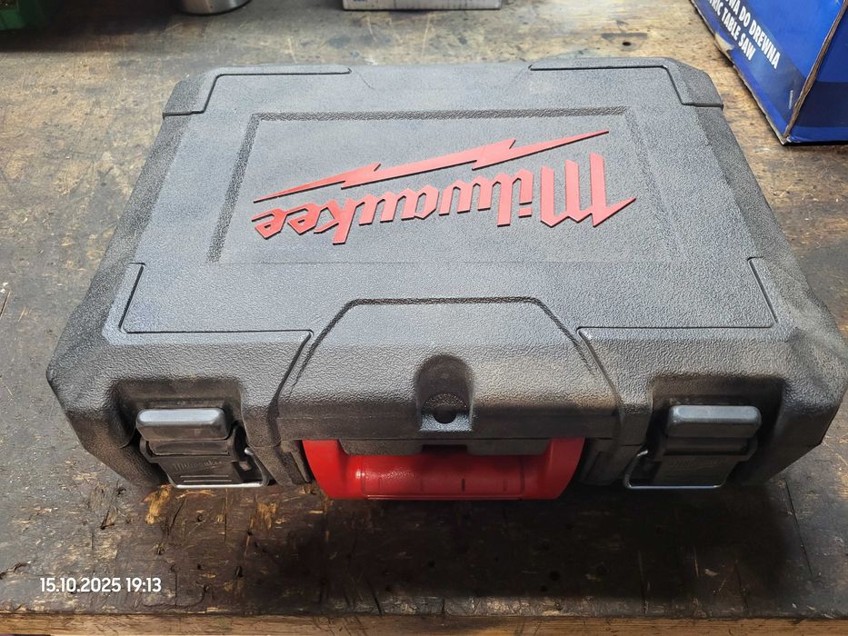 Skrzynka Milwaukee po wkrętarce (prawie nie używana)