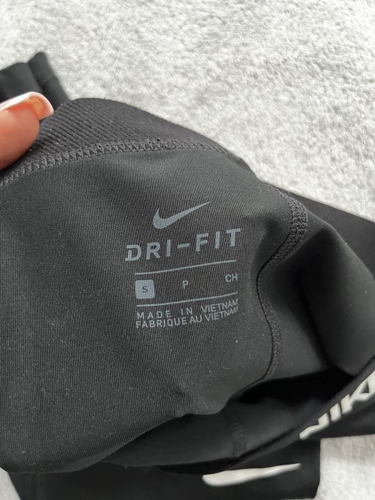 Спортивні лосіни  Nike
