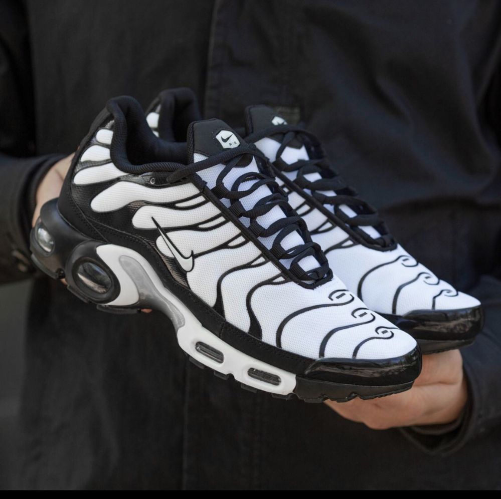 Кросівки чоловічі Nike Air Max Plus TN White/Black  топ