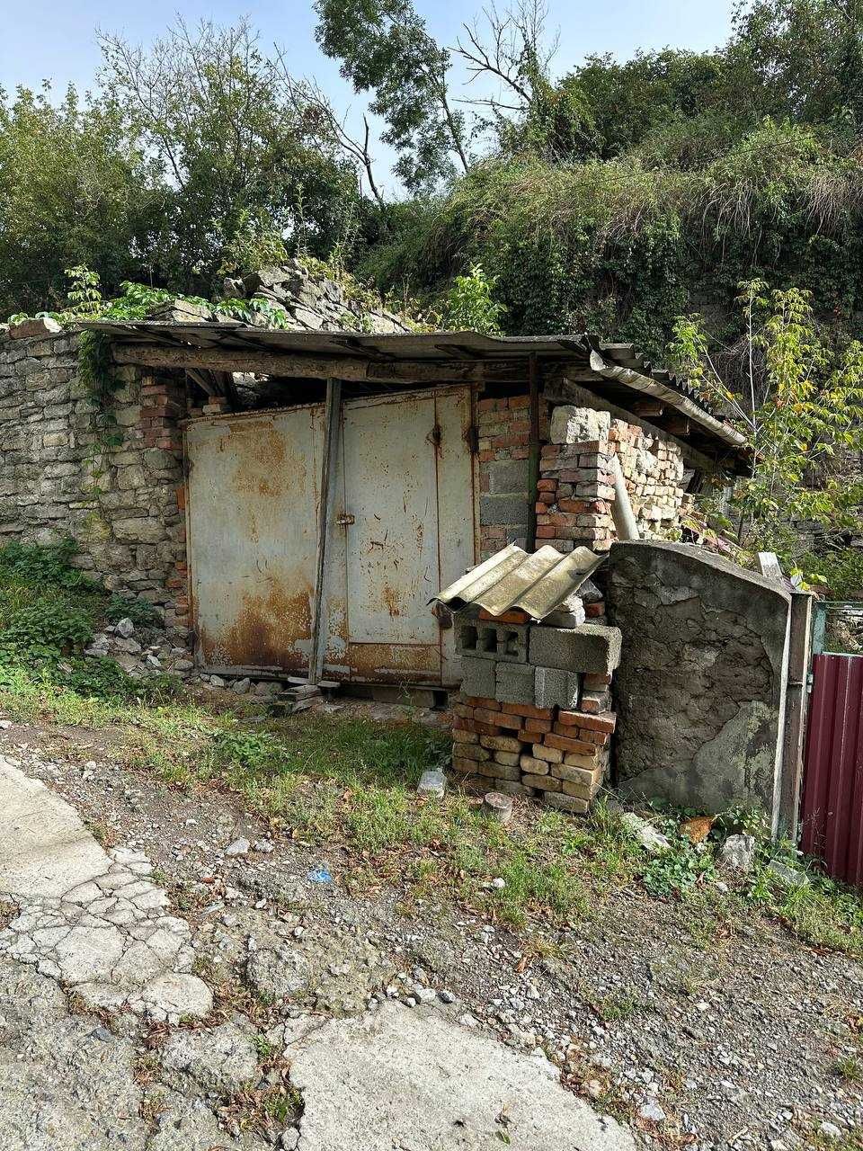 Продам 1\2 буд. Старе місто