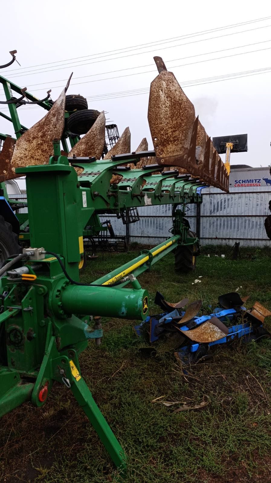 Плуг оборотний John Deere 3810 7+1