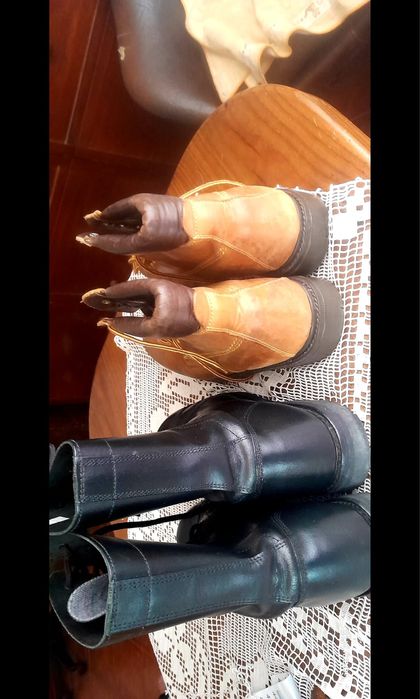 Duas Botas de trabalho tamanho 41