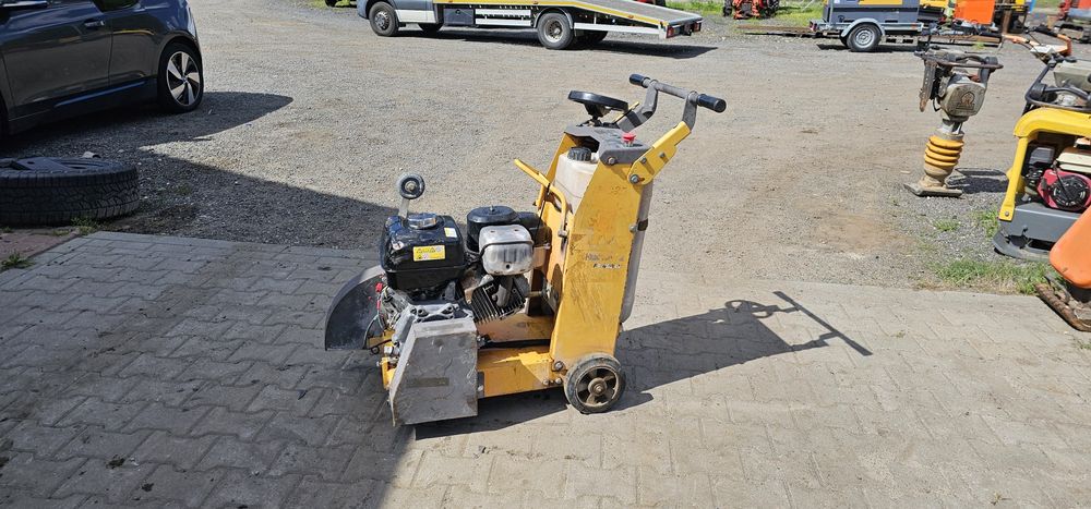Piła do asfaltu piła do betnu Husqvarna FS400LV  Piła jezdna