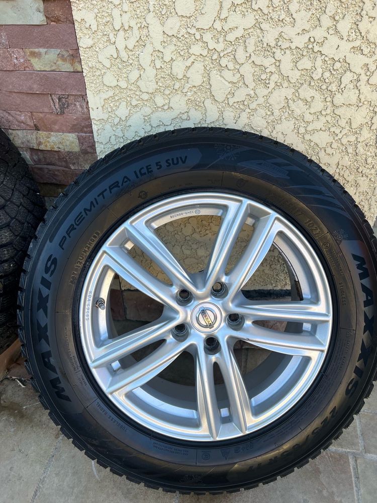 Диски з шинами Nissan x-trail Rogue 225/65 r17