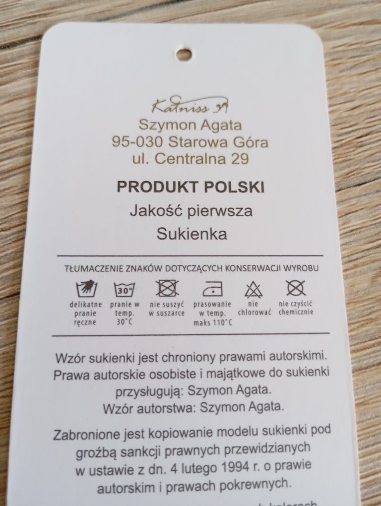 Sukienka na jedno ramię