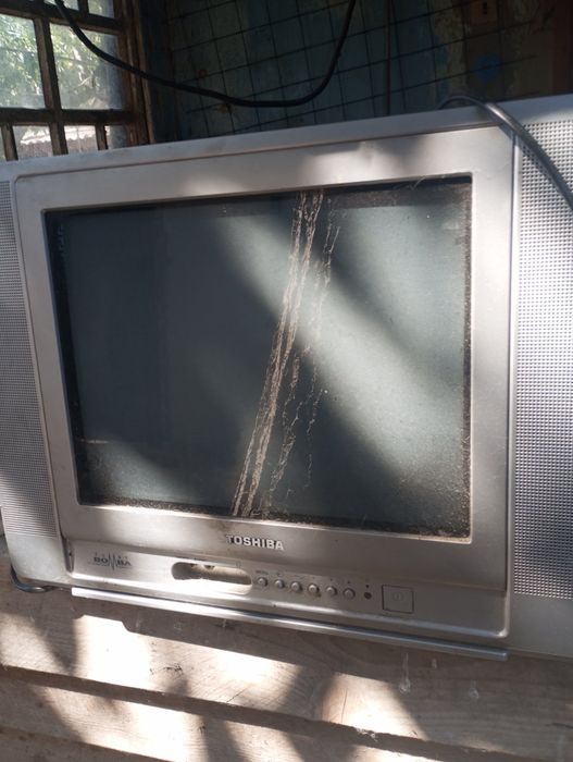 Продам телевізор Тошіба.