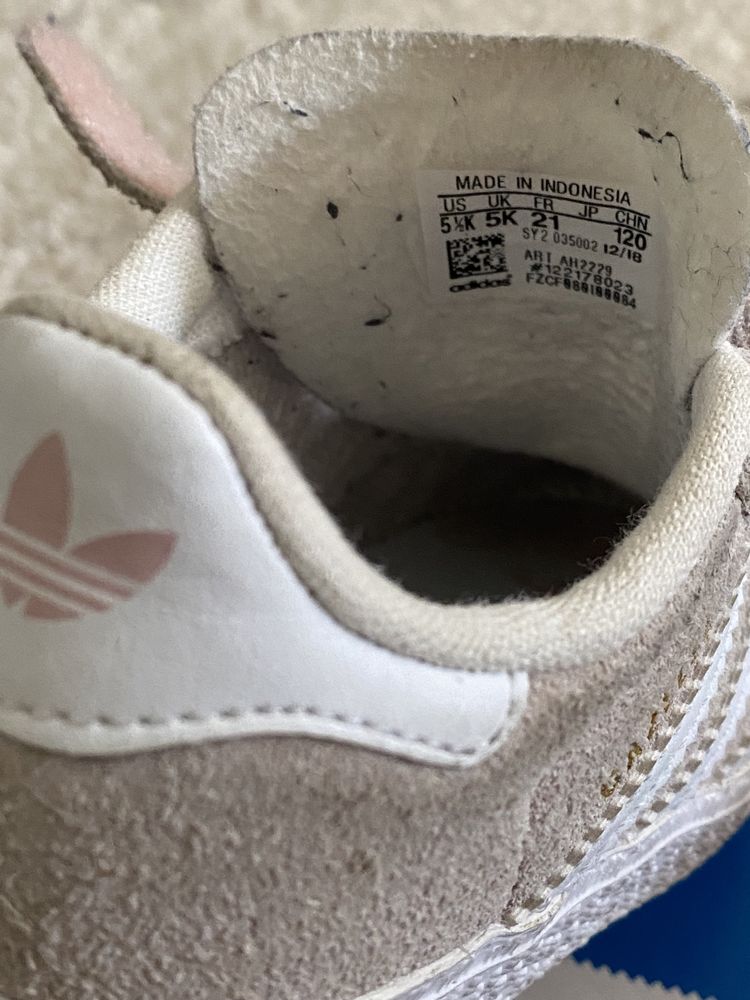 Tenis da Marca Adidas Gazelle - Tamanho 21 - Menina