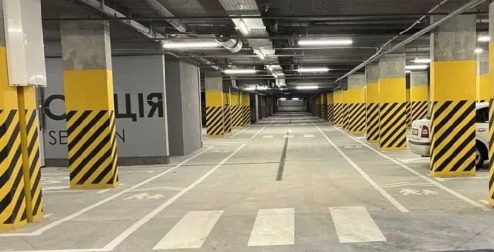 Продаж ПАРКОМІСЦЯ на Миколайчука 38