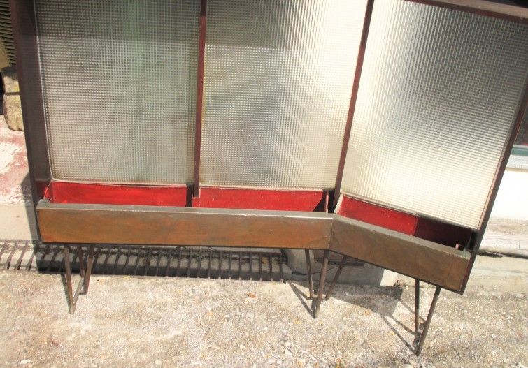 Móvel floreira Art Deco