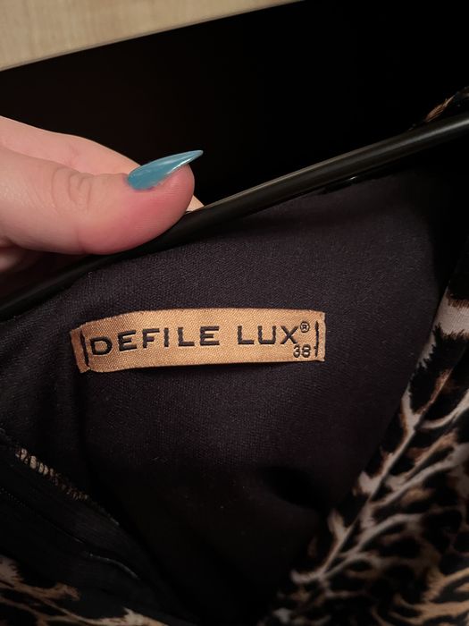 Плаття з декольте