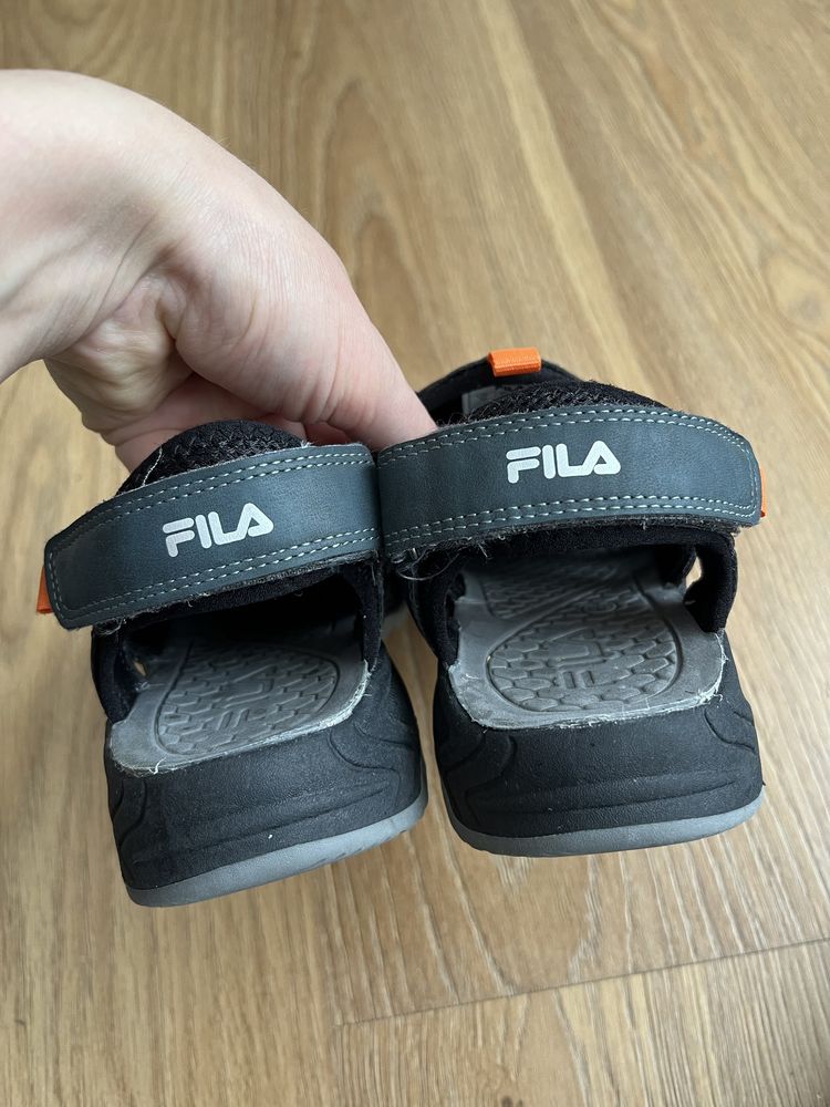 Сандалі FILA  .