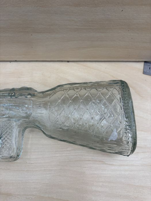 Пляшка у вигляді автомата