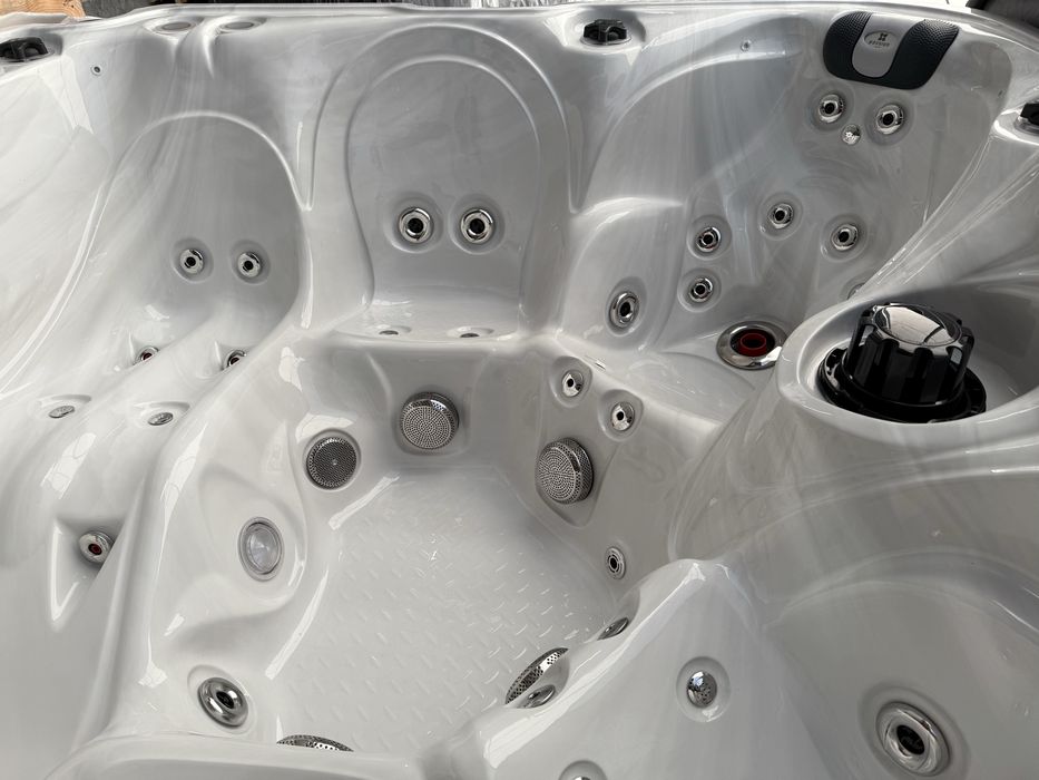 Wanna z hydromasażem Jacuzzi Passion Spas Solace