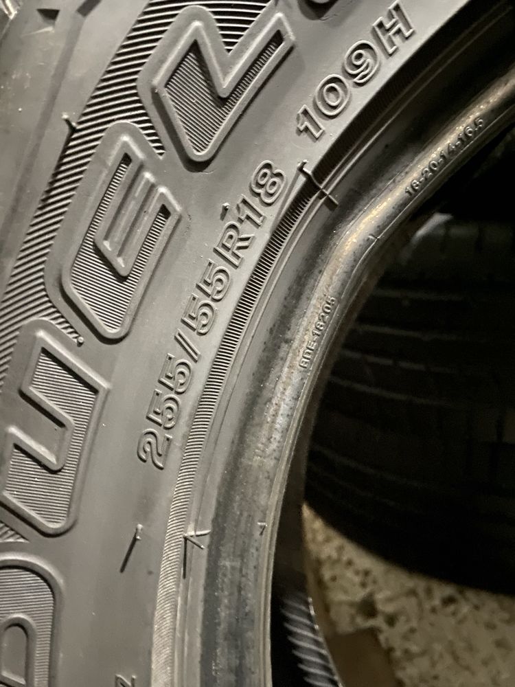 255/55 R18  Bridgestone Dueler 21г комплект шин всесезонных.