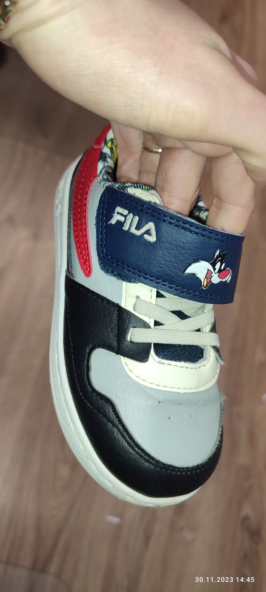 Buty Fila rozm. 27 WB fxventuno  łów dziecięce z logo