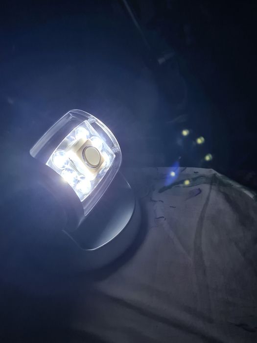 Вуличний ліхтар з датчиком руху