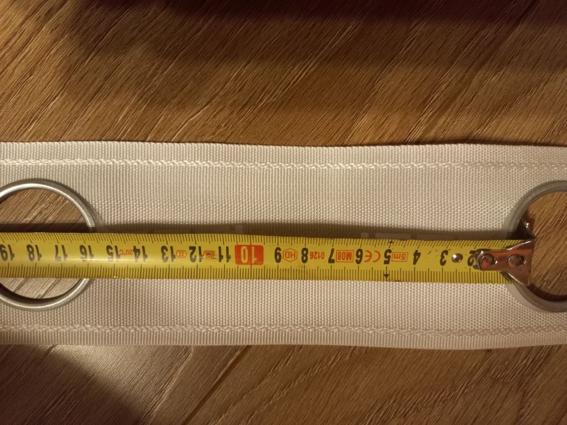 Taśma z przelotkami usztywniająca  do firan dł. 6,5m i szer. 8cm Nowa