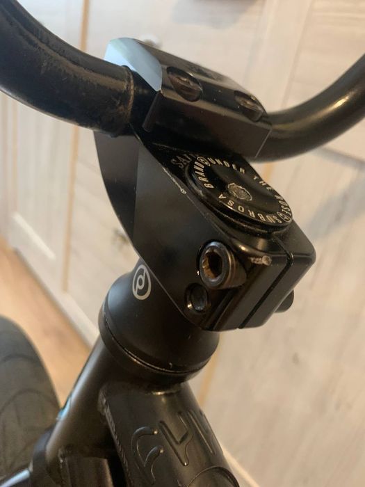 Винос: Cult Salvation V4 Бмх,Bmx,деребан

Остання версія рестайлінгово