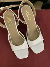 Жіночі туфлі білі  EGO