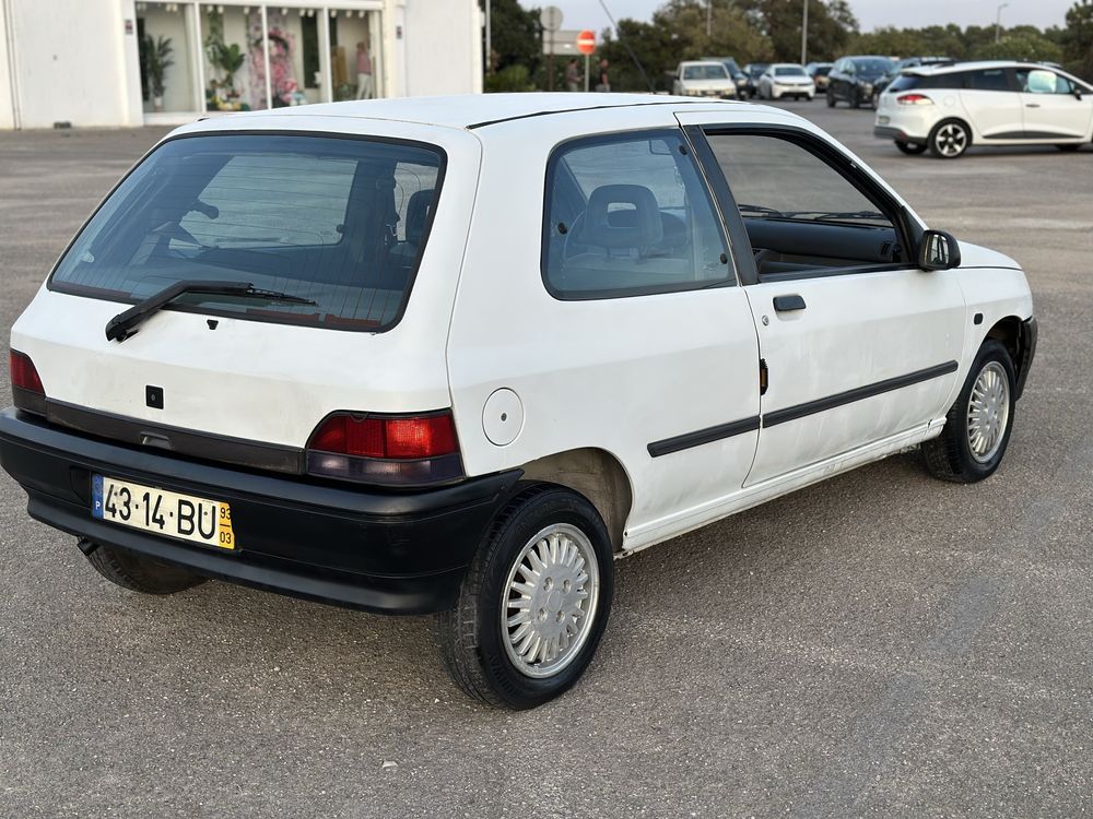 Renault clio 1.3 com apenas 126mil kms