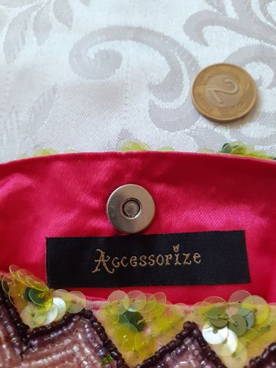 Torebka ręcznie wykonana. Firma Accessorize.