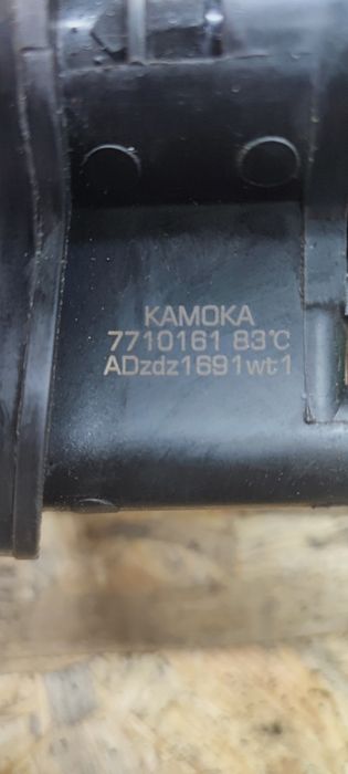 Termostat z obudową Kamoka 771.01.61, Peugeot, Volvo i inne