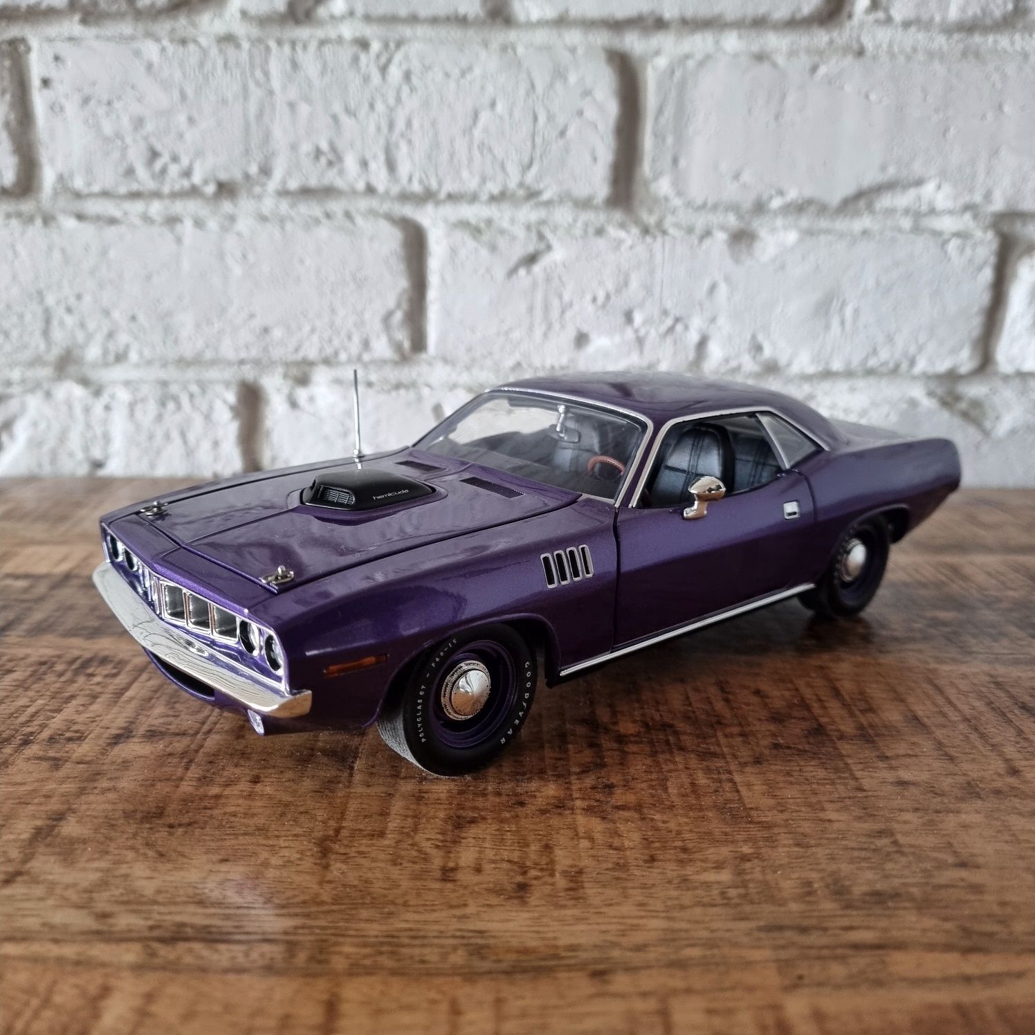 Plymouth Barracuda 71 YCID ACME 1:18