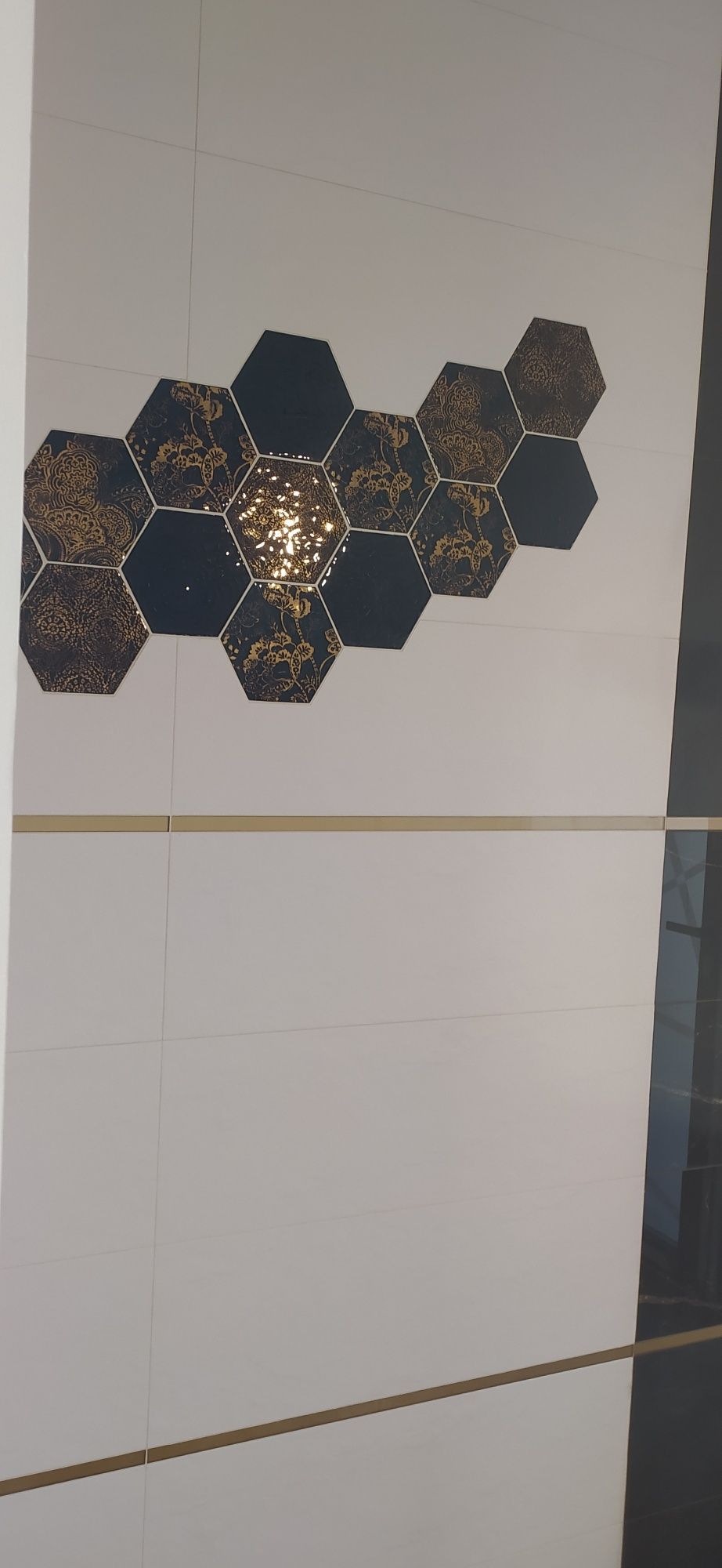 Remont łazienki  Ukladanie plytek