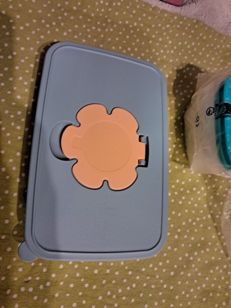 Pojemnik na mokre chusteczki tupperware