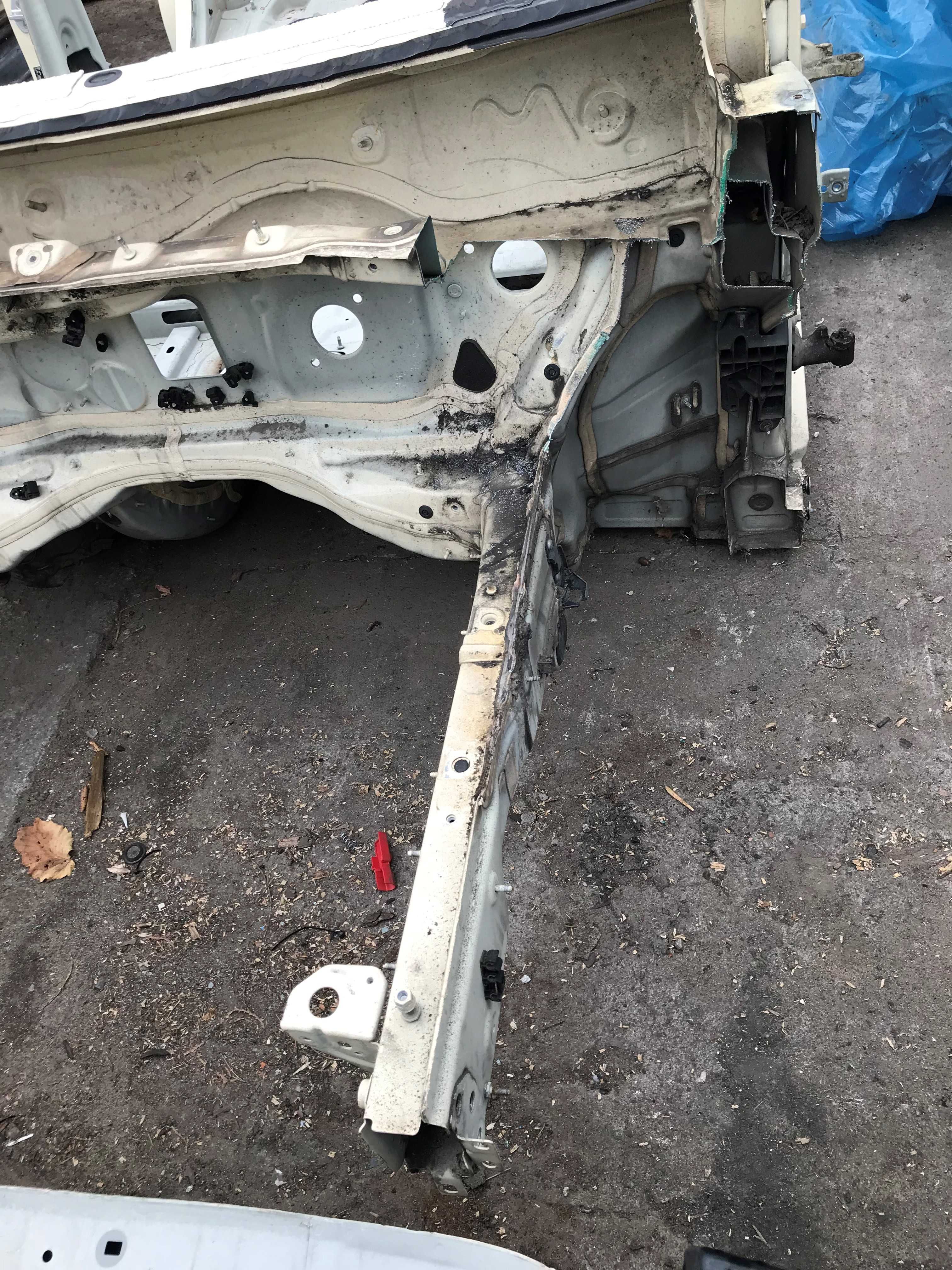 Mercedes CLA W117 GLA W156 podłużnica nosek ćwiartka noga